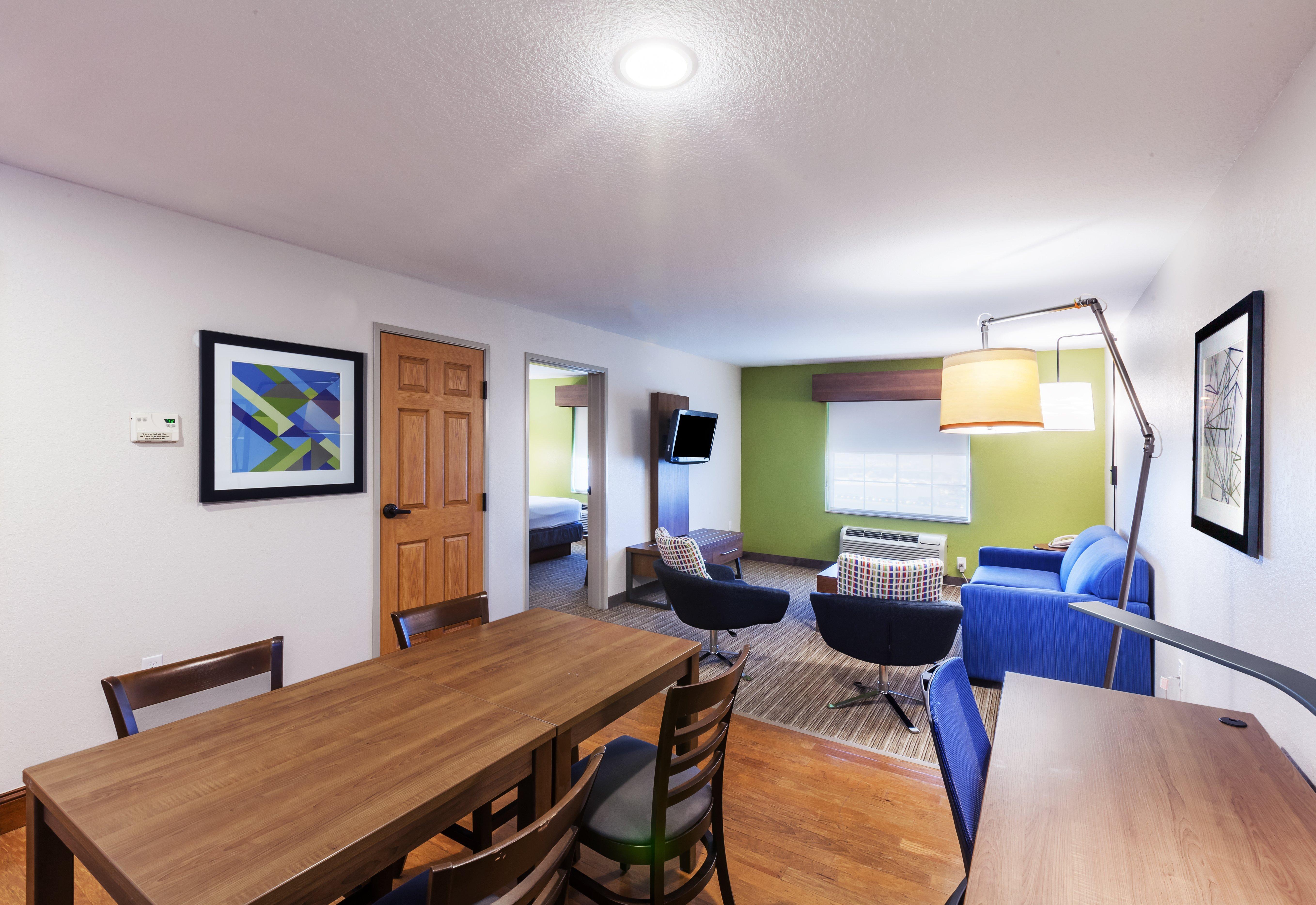 Holiday Inn Express & Suites Tulsa S Broken Arrow Hwy 51 By Ihg Exterior foto
